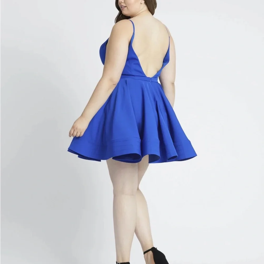 Mac Duggal 49225 Spaghetti Strap Backless Dress SIZE 20W - Picture 2 of 4